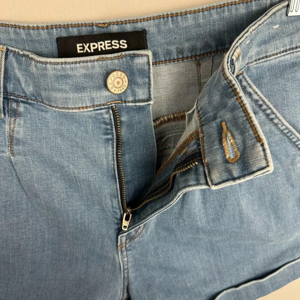 Express Blue Light Wash Denim Pleated Cuffed Jean‎ Hi-Rise Shortie Shorts Sz 8